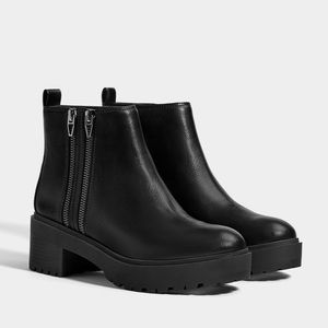 Bershka Chelsea Boots